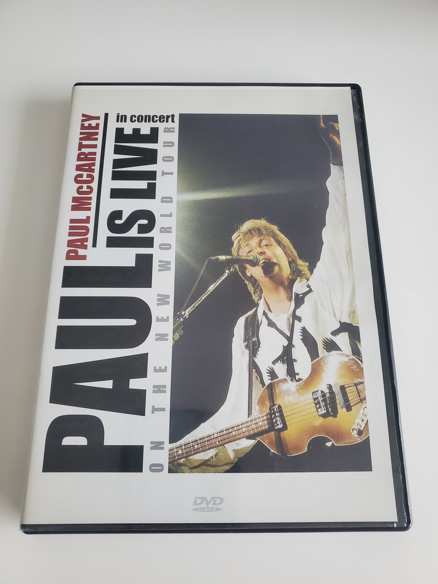 Paul Mc CARTNEY : Paul is Live in Concert on the New World Tour